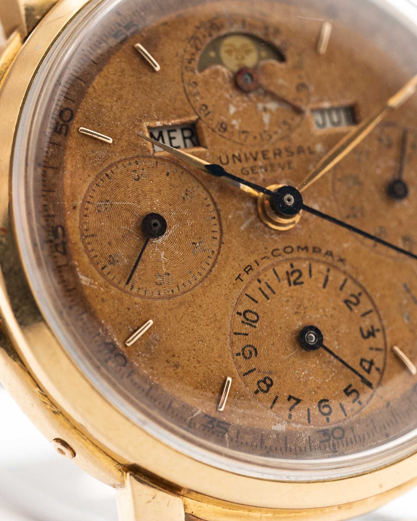 Universal Geneve 12554 Tri Compax 18k 1940s