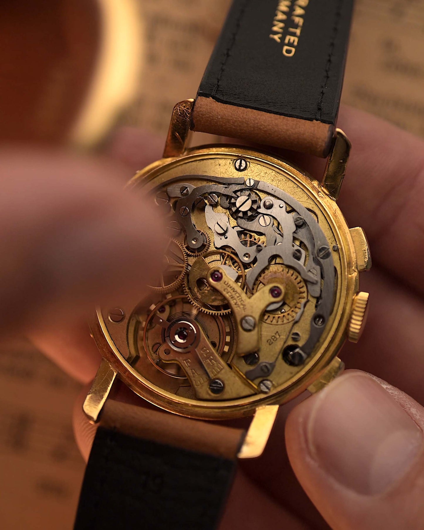 Universal Geneve 12554 Tri Compax 18k 1940s