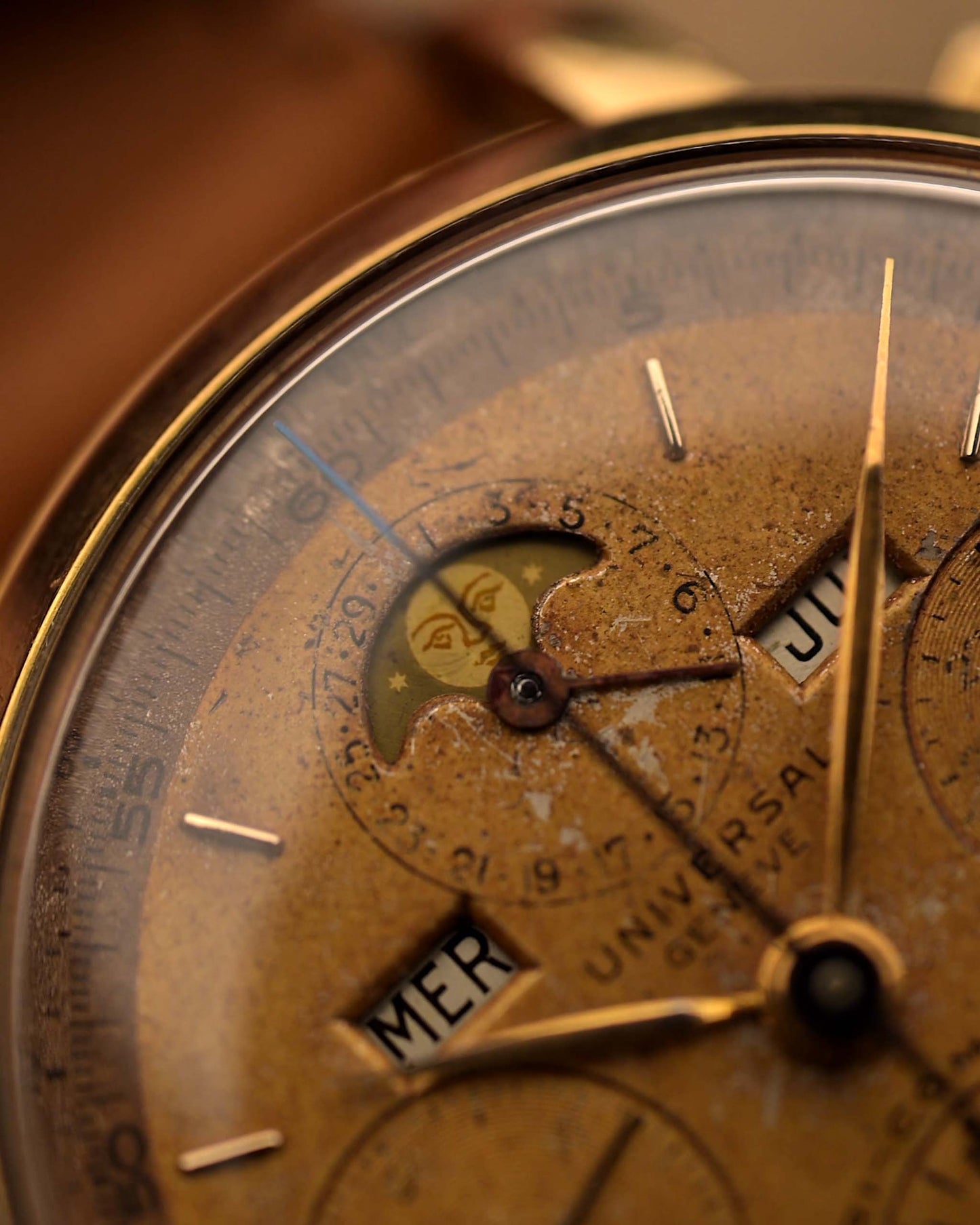Universal Geneve 12554 Tri Compax 18k 1940s